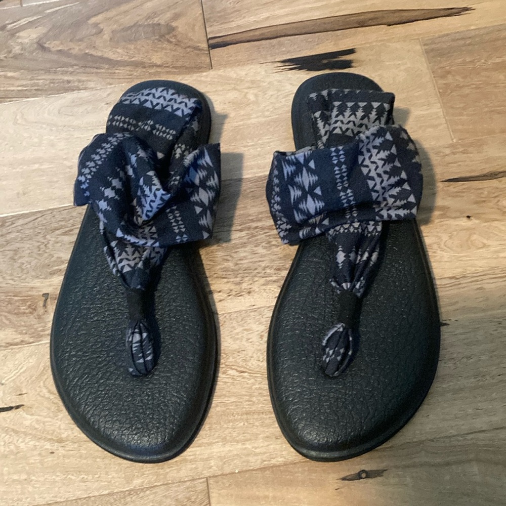 Sanuk yoga sling sandal
